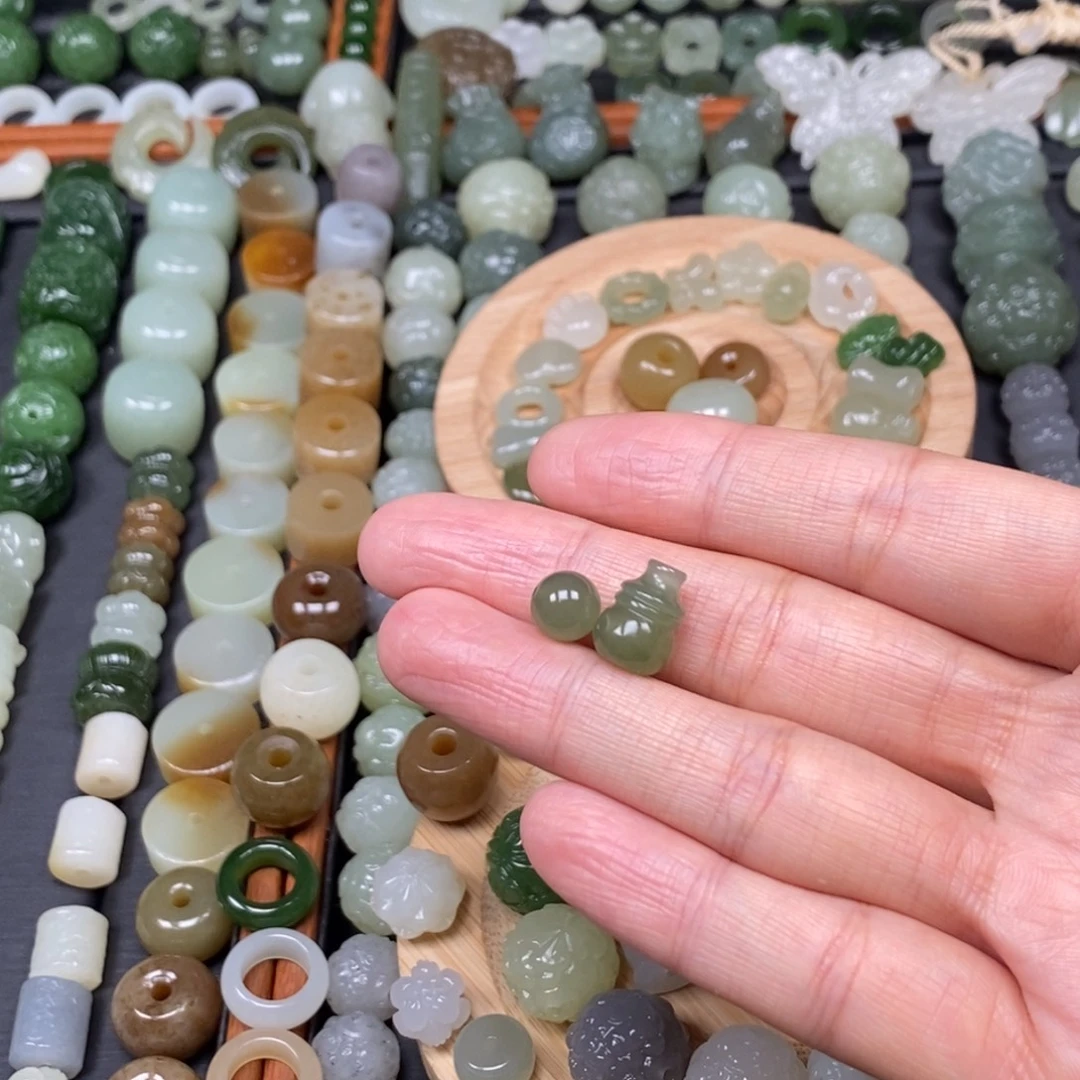 北***哥和田玉未镶嵌颈饰