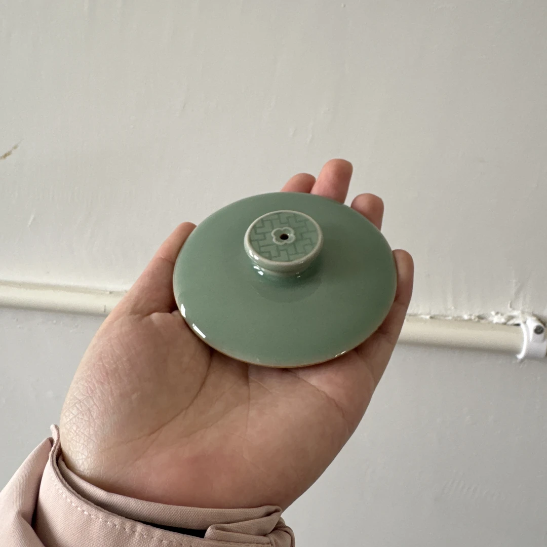 仿古青釉太湖石刻绘石瓢壶