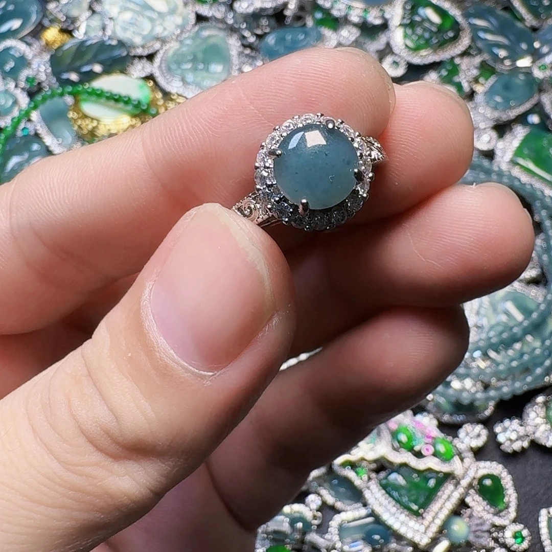 翡翠未镶嵌颈饰天然A货翡翠放漏