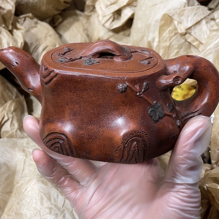 茶壶紫砂矿泥料，手工制作一把紫砂壶。