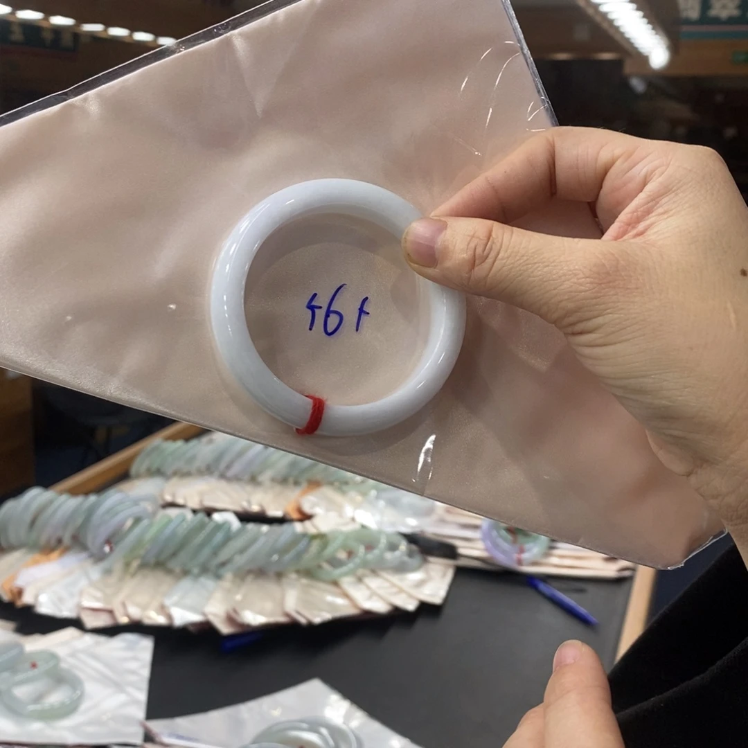 翡翠未镶嵌手镯翡翠