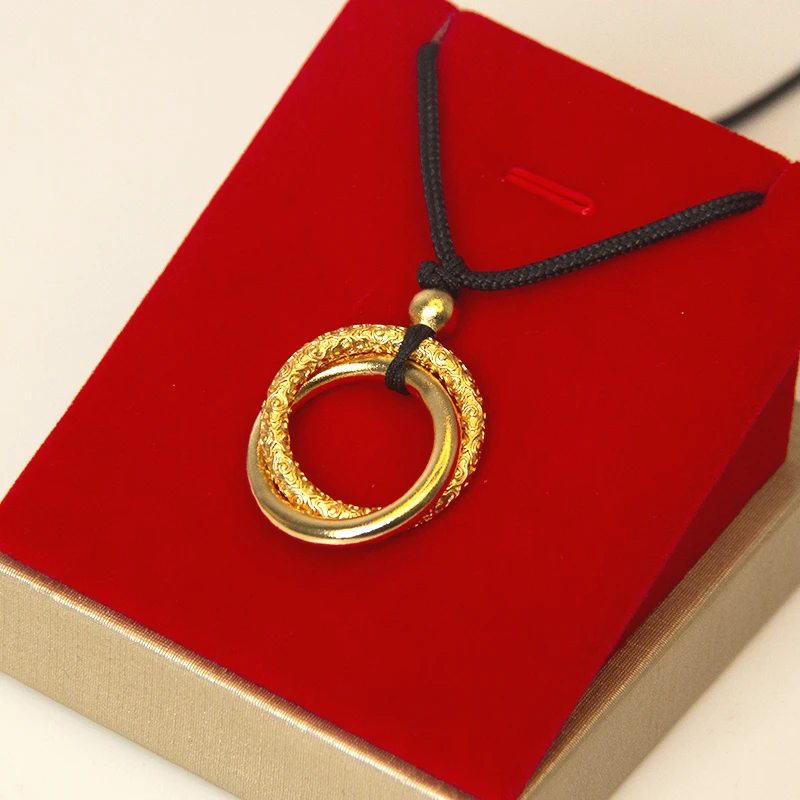 大福款金色环环相扣项链时尚吊坠简约祥云纹轻奢吊坠挂件