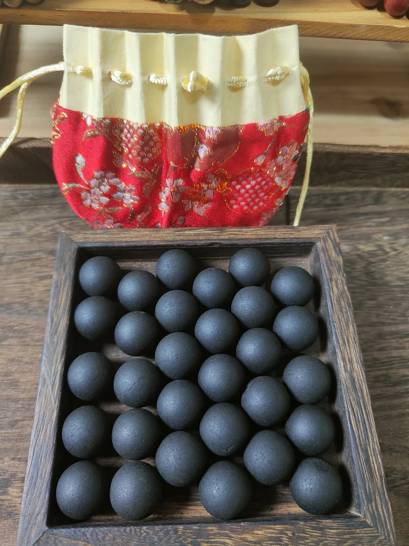 【黑龙涎】微瑕1.8约50克无打孔黑龙涎合香珠