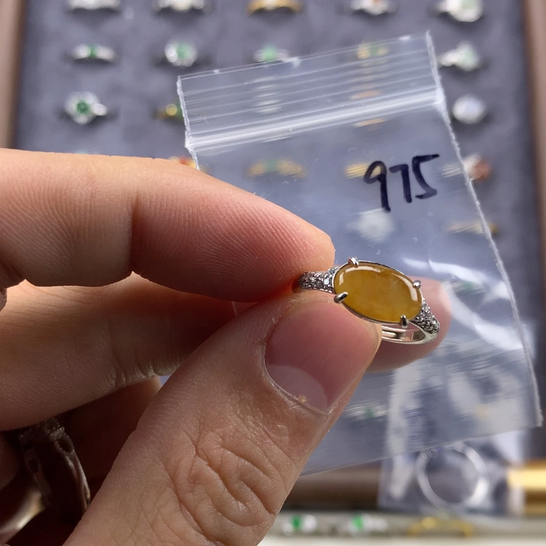 阿***.翡翠未镶嵌戒指975