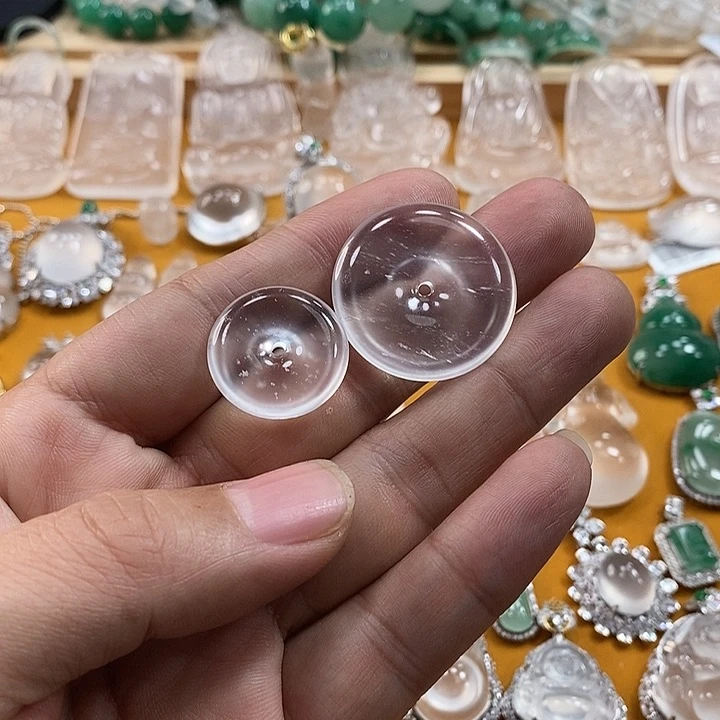 石英质玉平安扣未镶嵌蒙**侠