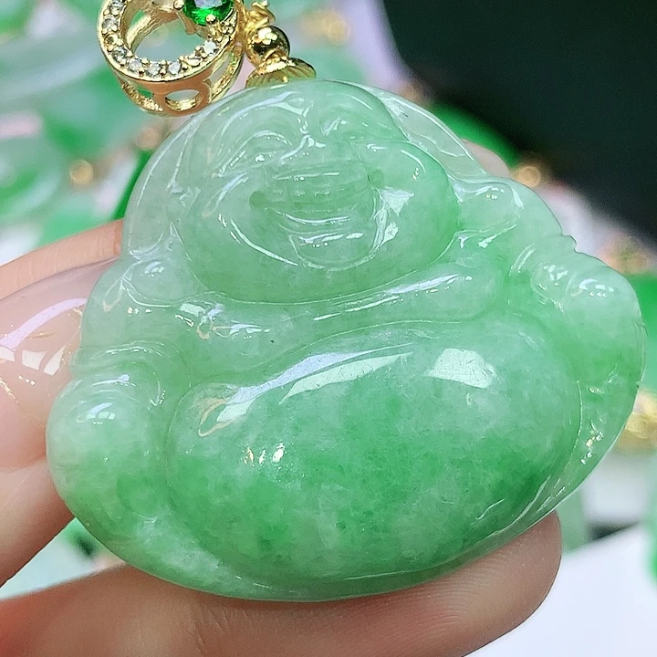 翡翠未镶嵌颈饰多样性发其一