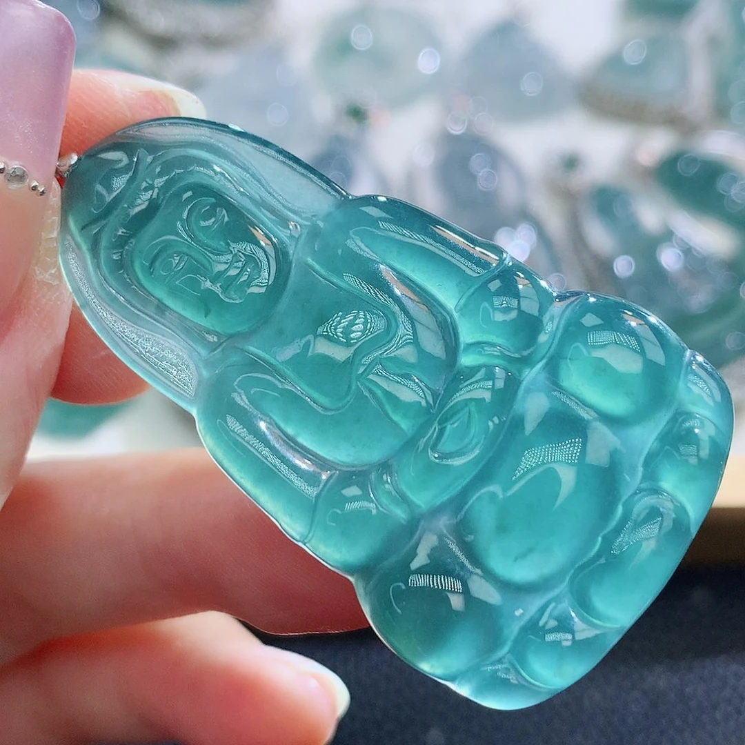 翡翠挂件未镶嵌翡翠