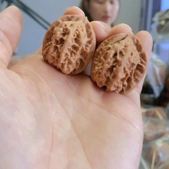 【闪购商品】把件文玩核桃30蜡皮磐石小众