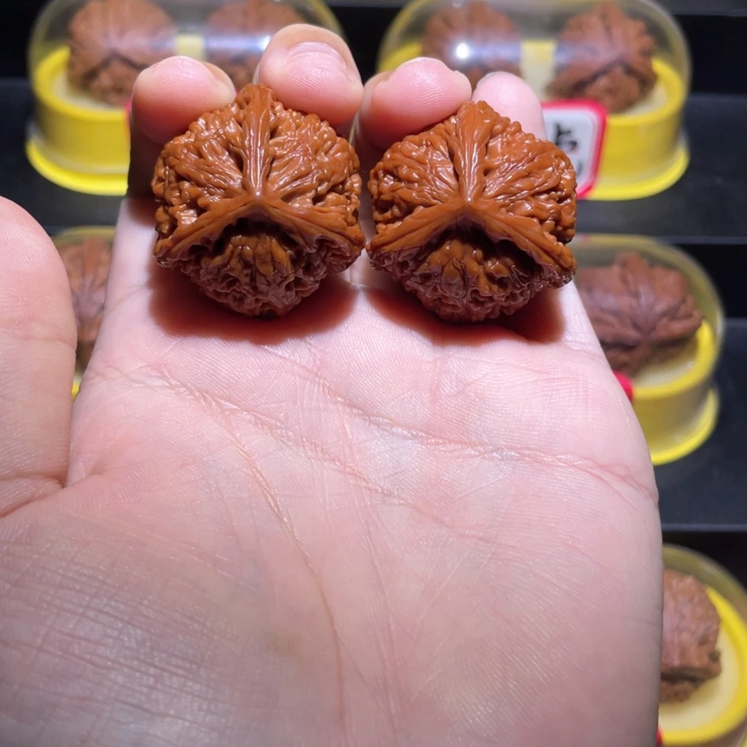 吊坠文玩核桃水龙纹三棱