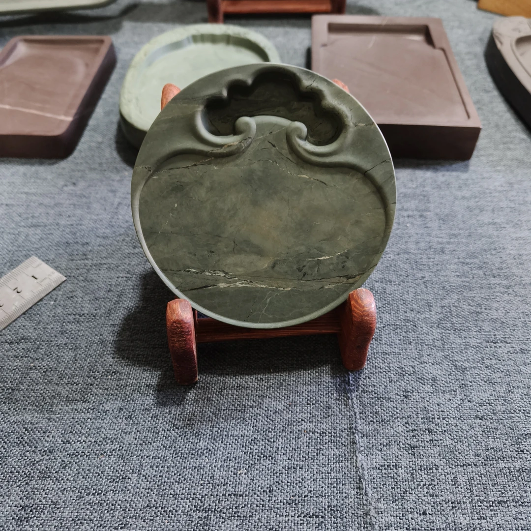 甘肃洮砚，水泉，尺寸10.2*1.4厘米