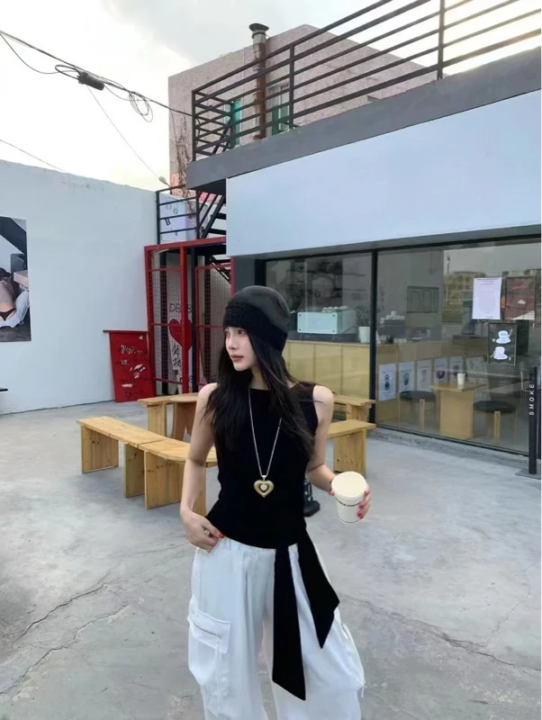 【大敏家】简约无袖纯色百搭打结背心