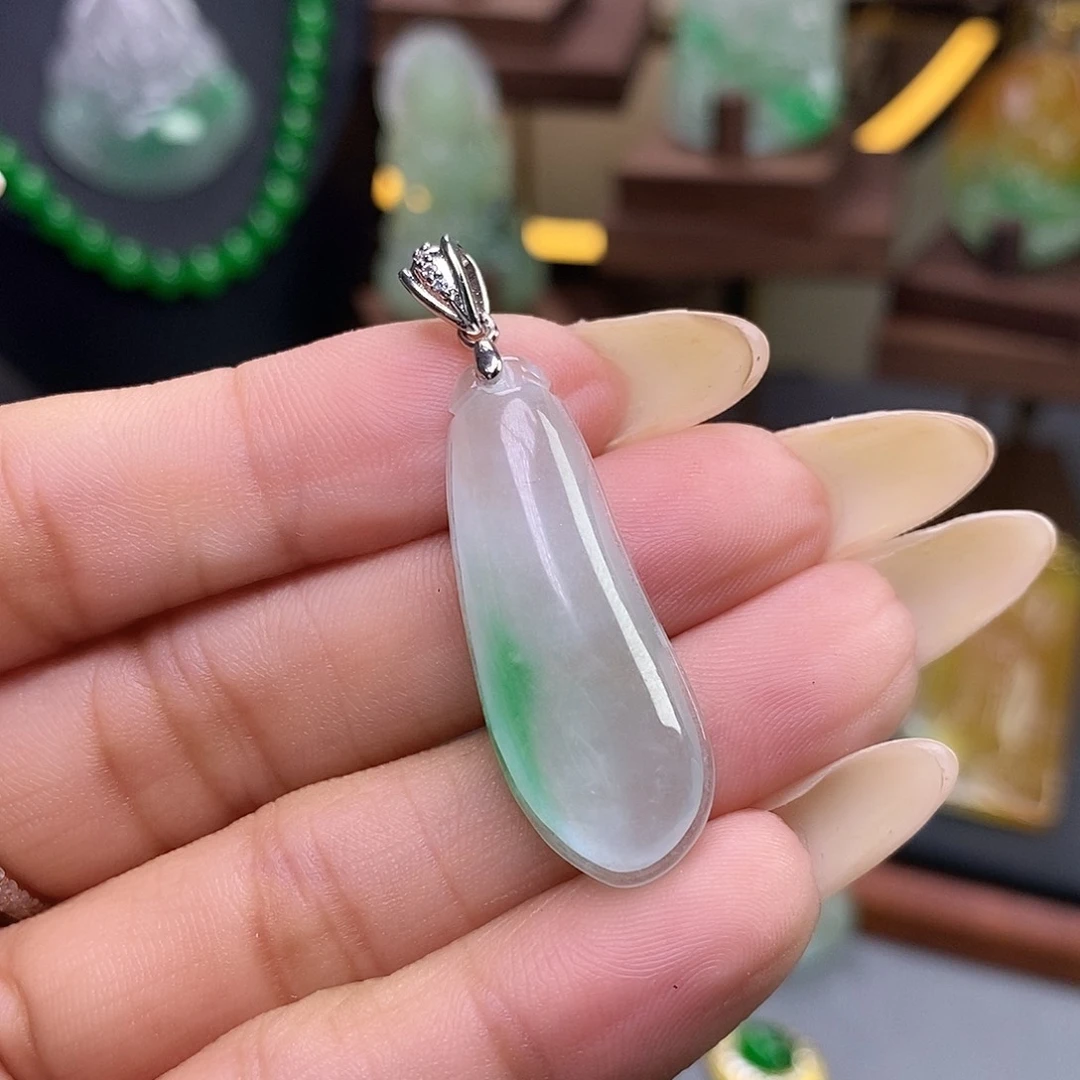 吊坠(赠链)未镶嵌翡翠