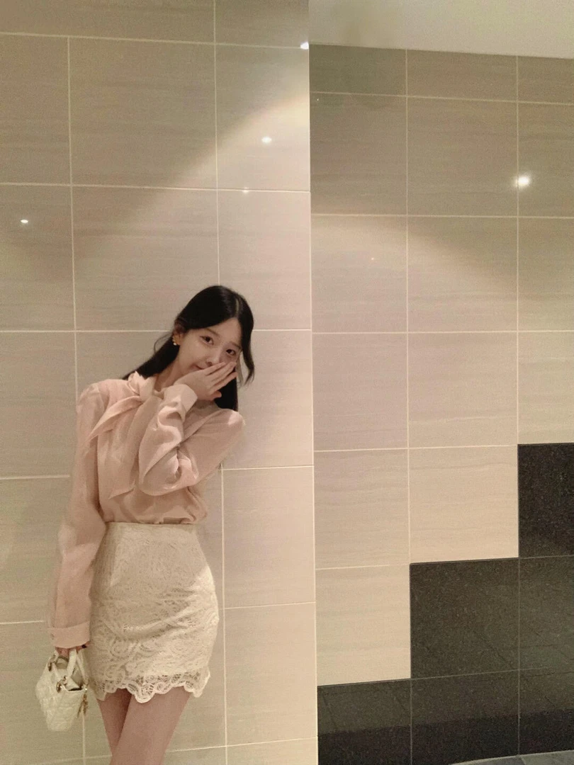 清楚系女友 甜美优雅气质复古衬衫上衣性感纯欲蕾丝拼接包臀短裙