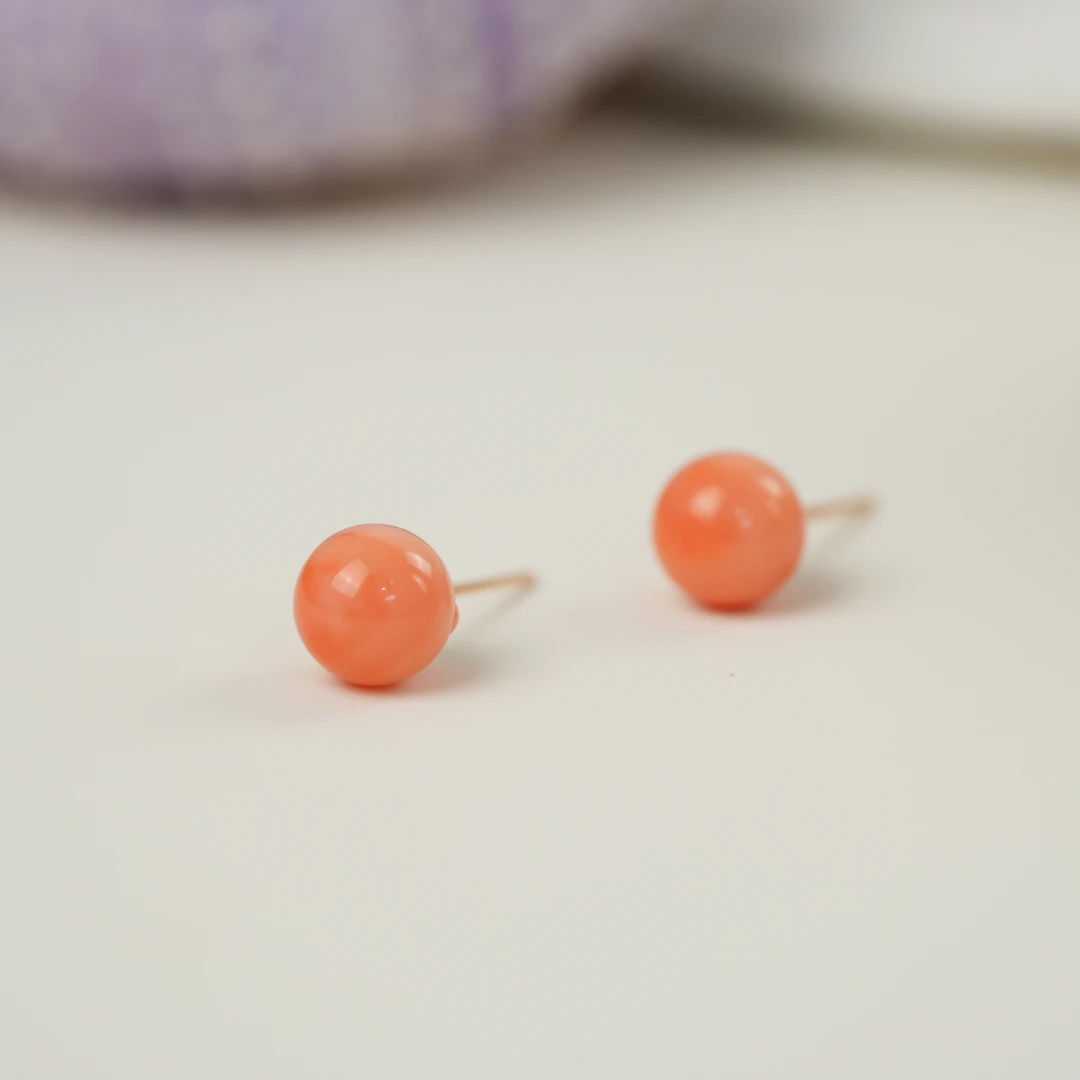 【小麦专属】18k镶嵌珊瑚耳钉-AA45-多样性发其一