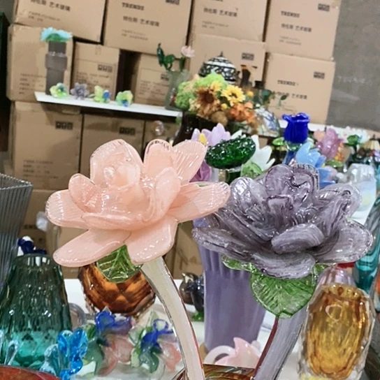 琉璃花瓶高45厘米宽9厘米