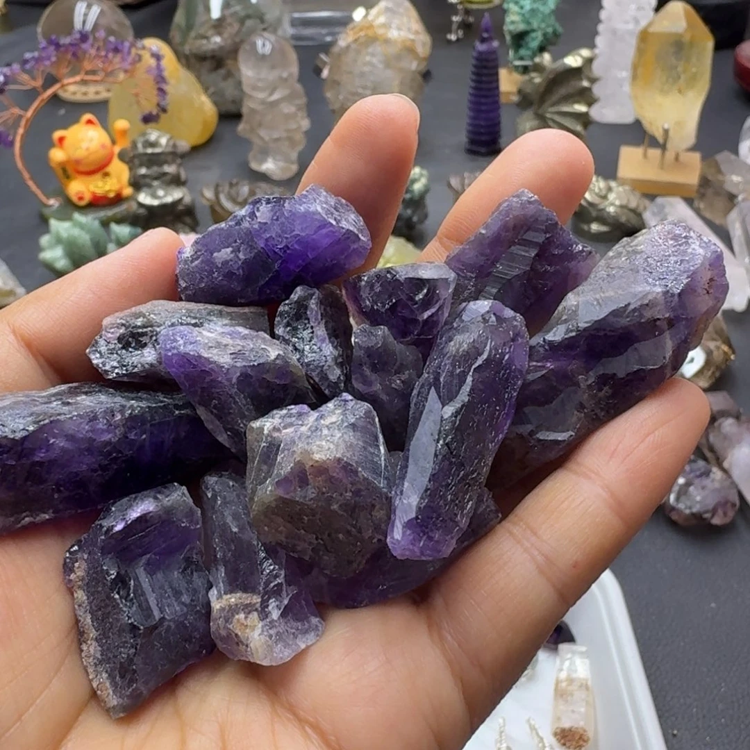 石材紫晶原石的一把