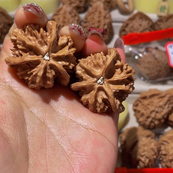 【闪购商品】文玩核桃把件久*三棱