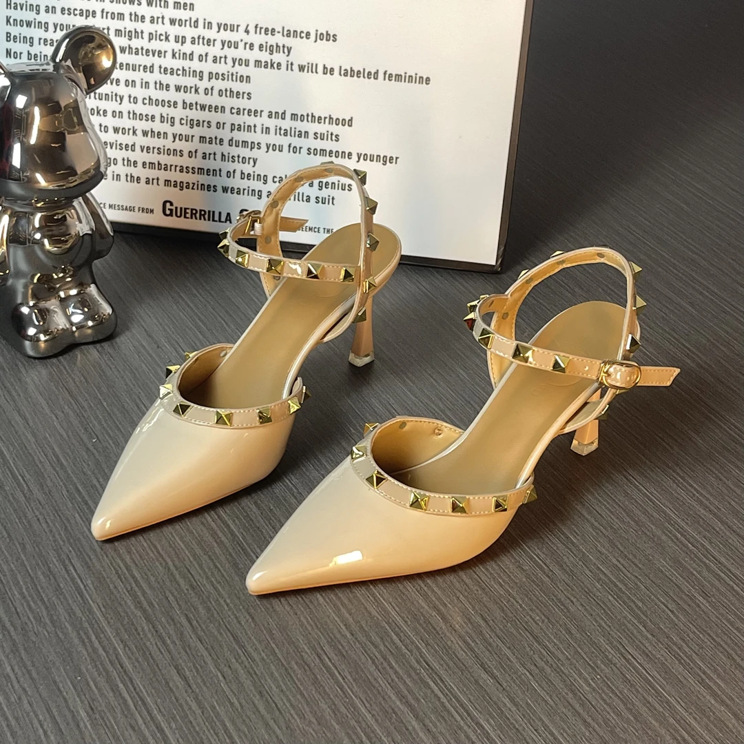 7366-ZF3通用铆钉方根高跟鞋漆皮细跟高跟鞋包头法式简约尖头