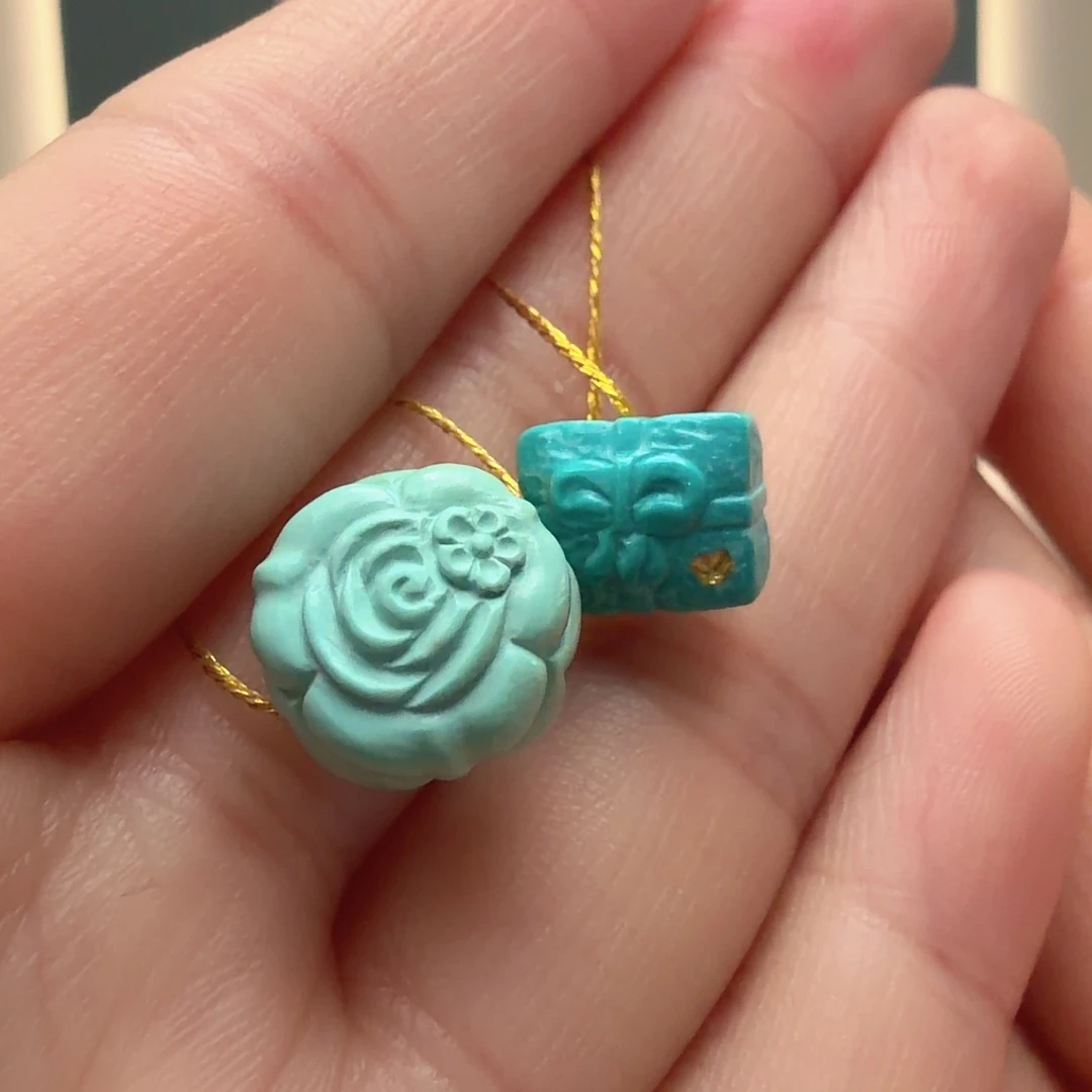 绿松石未镶嵌颈饰