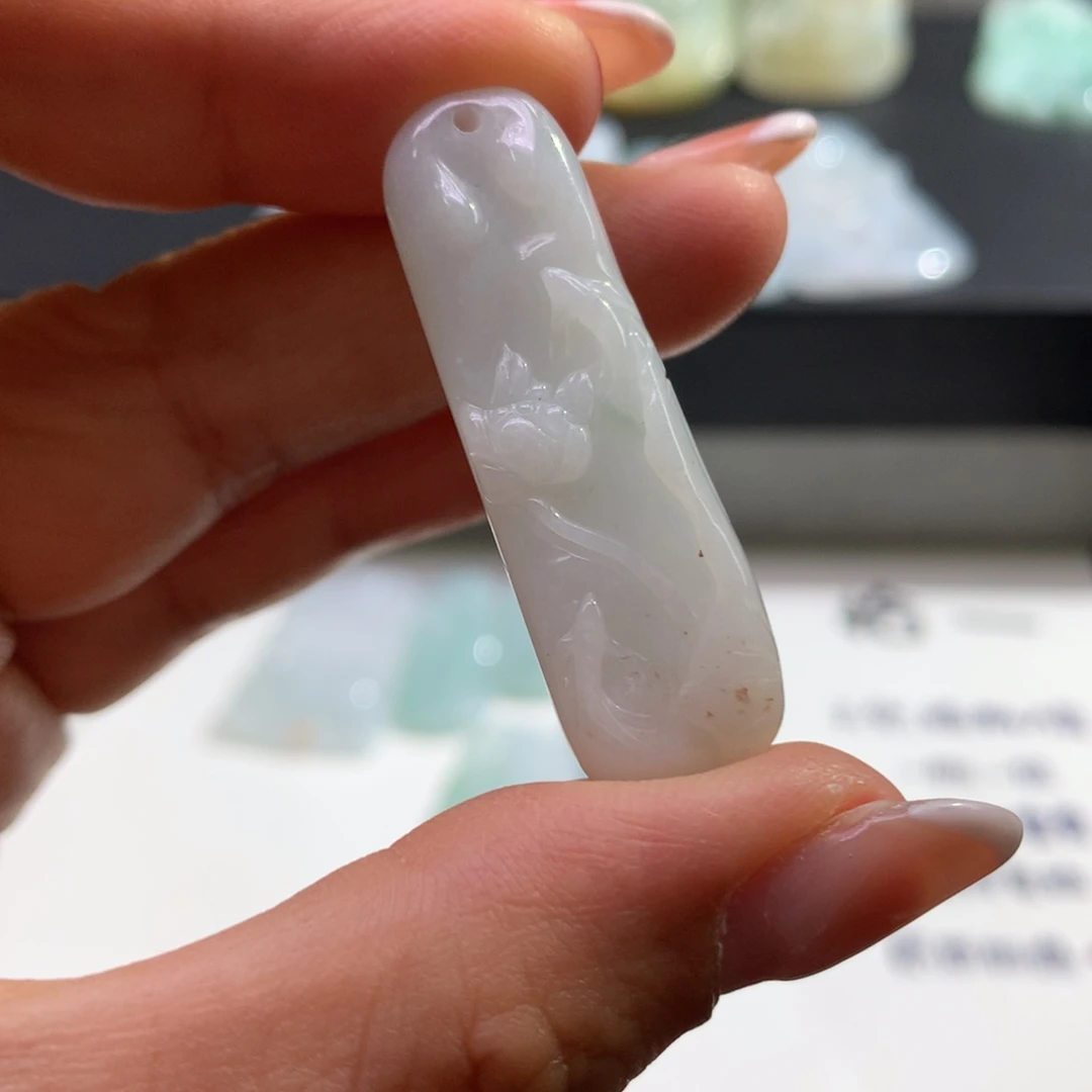 翡翠9K金镶嵌颈饰翡翠