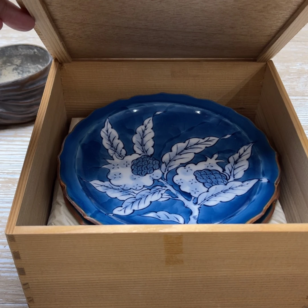 瓷片万****密密麻麻地排列着一个