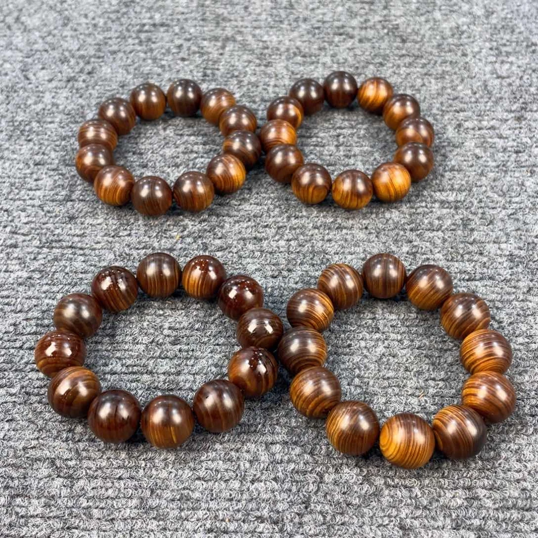 柏木（崖柏）神品，太行崖柏，到手2条，2.0阴沉绿底，特别香