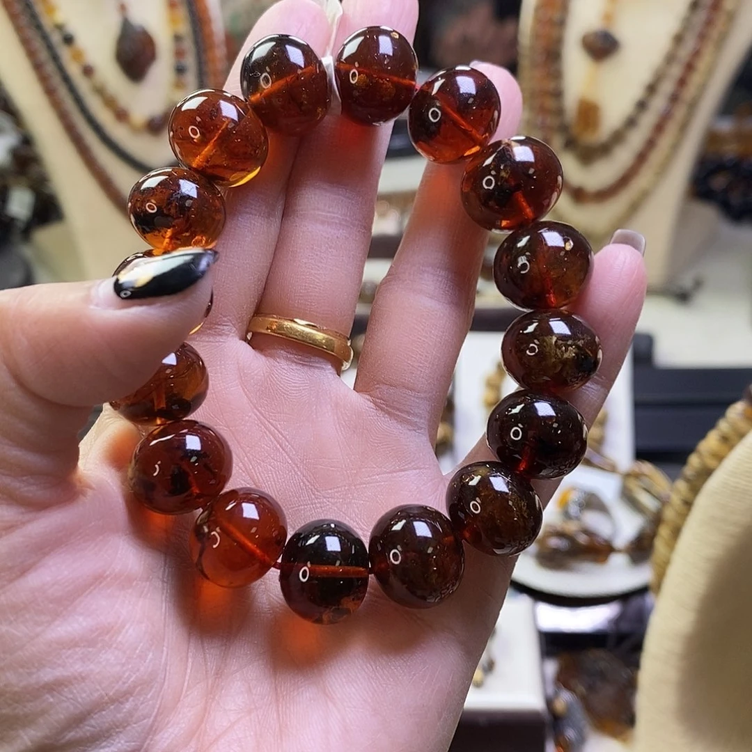 有***余琥珀未镶嵌裸石血珀15mm