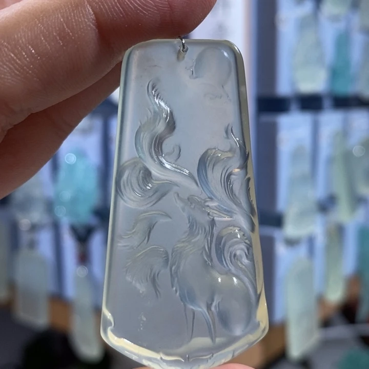 岫玉未镶嵌颈饰吊坠