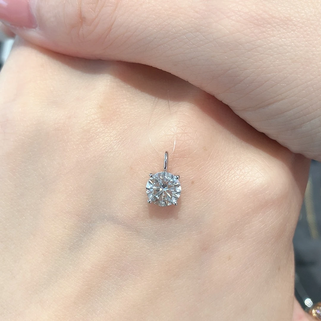 小***糖18K金镶嵌实验室培育钻石