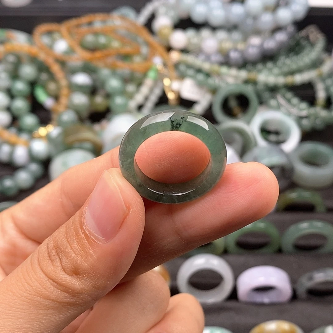 翡翠未镶嵌戒指翡翠