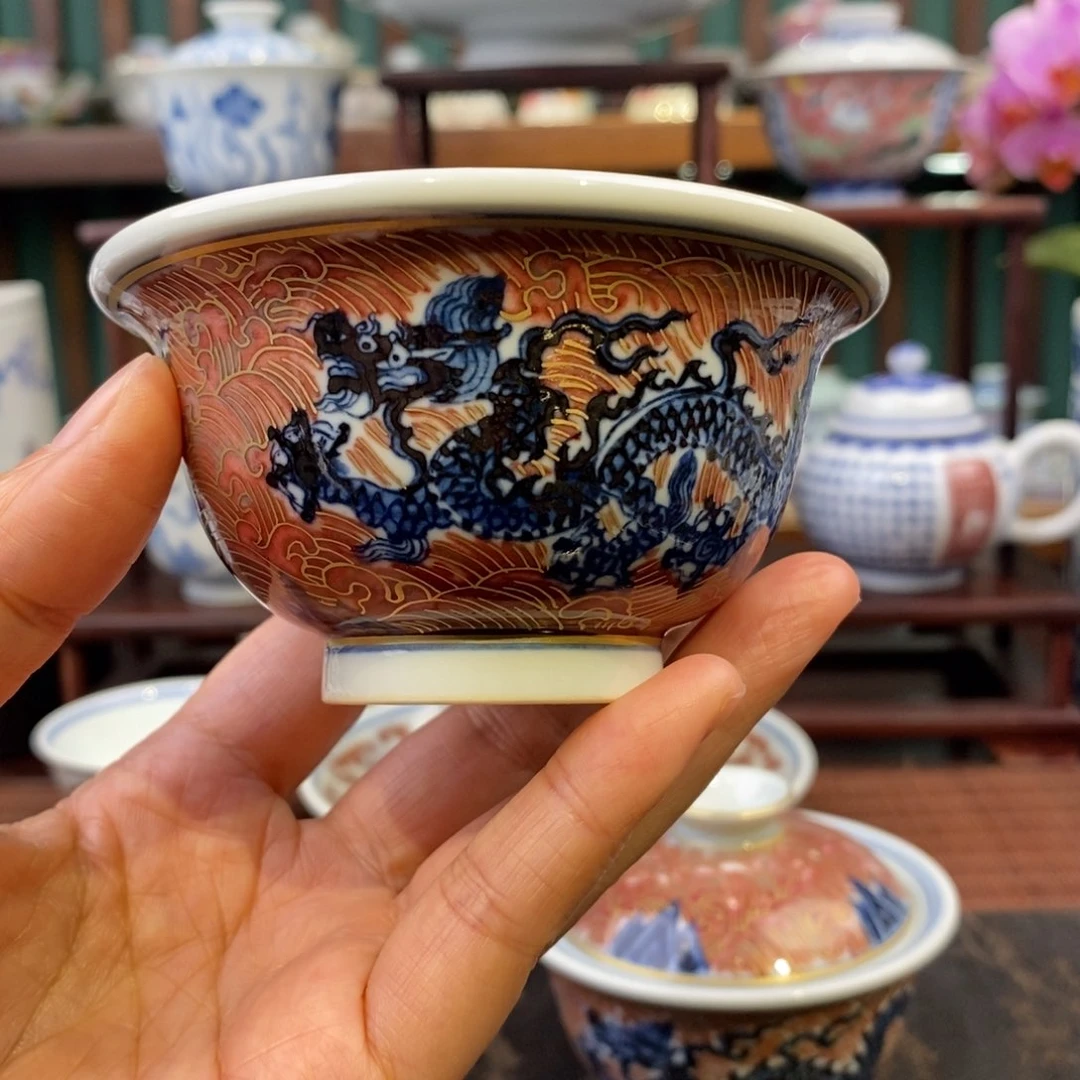 手工陶瓷青花釉里红龙压手杯