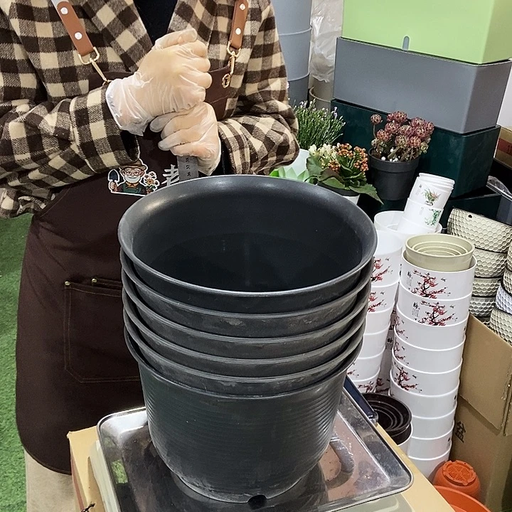 塑料矮陶口26高18.5黑色无拖6个