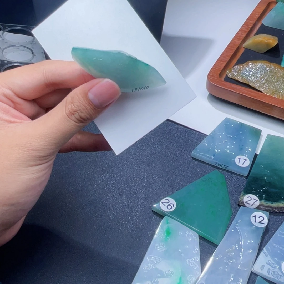 定制翡翠未镶嵌挂件料