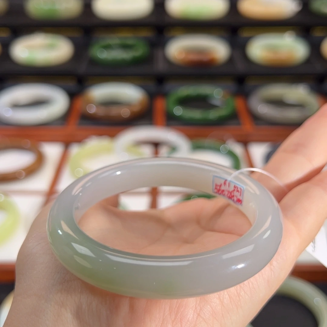 未镶嵌手镯和田玉（翠青玉）一抹紫翠