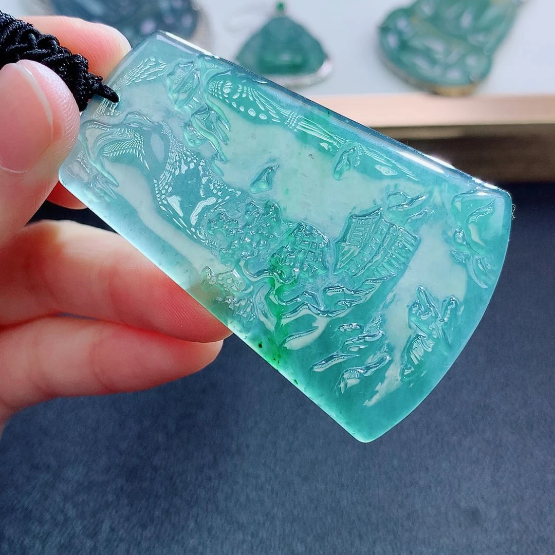 翡翠颈饰未镶嵌翡翠