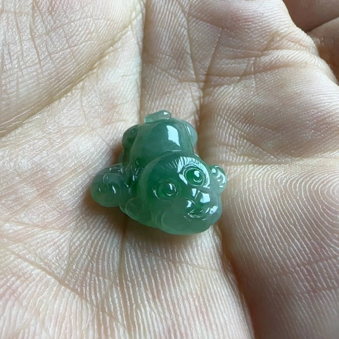翡翠未镶嵌颈饰翡翠小猴