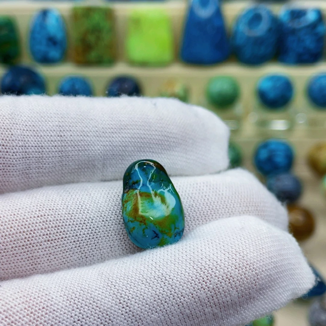 未镶嵌绿松石颈饰