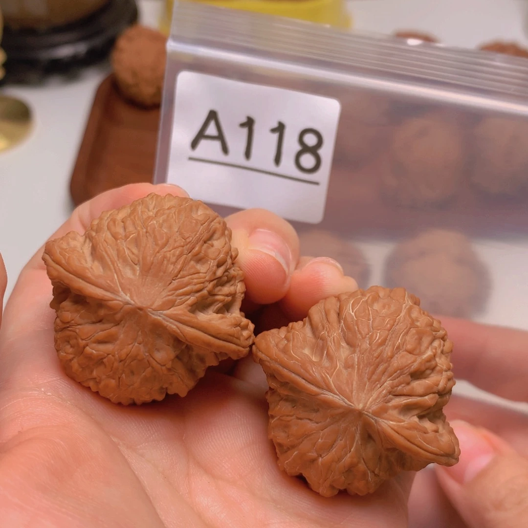 文玩核桃吊坠磨盘狮子头