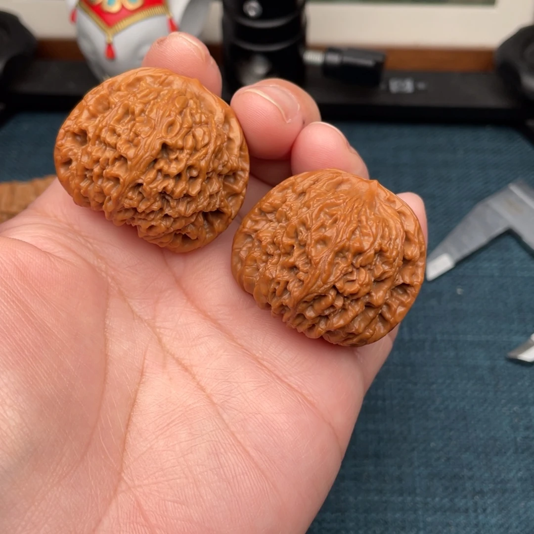 文玩核桃把件红皮球疆40