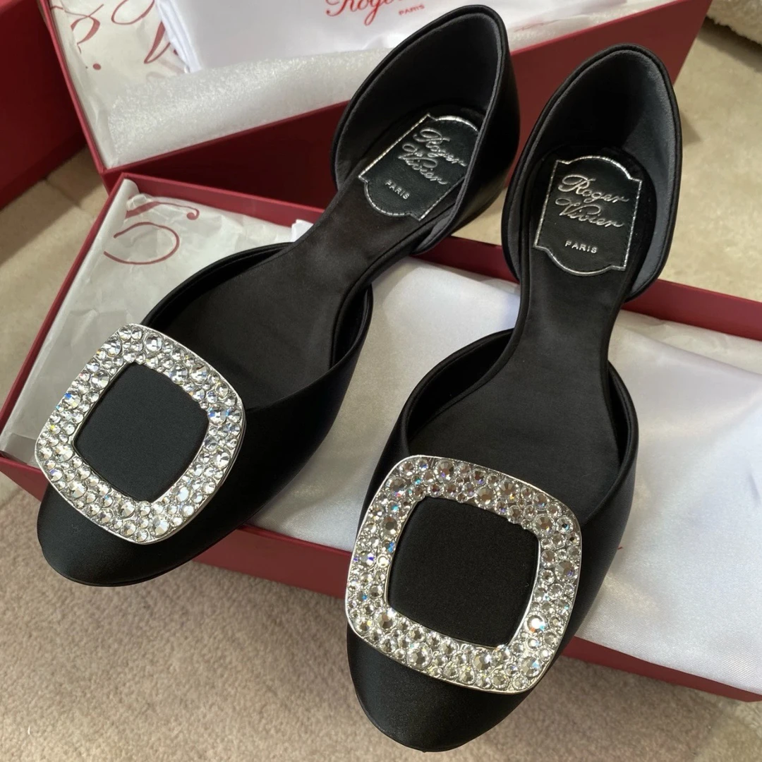 99新 Roger Vivier/罗杰·维威耶 vem240 黑色缎面chips平底鞋34码