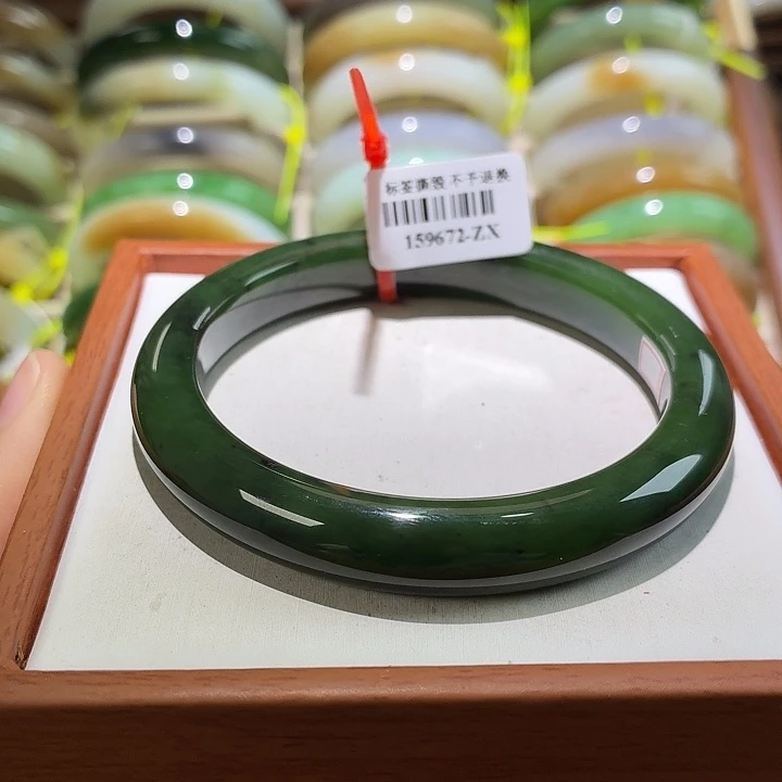 和田玉未镶嵌手镯7 62+