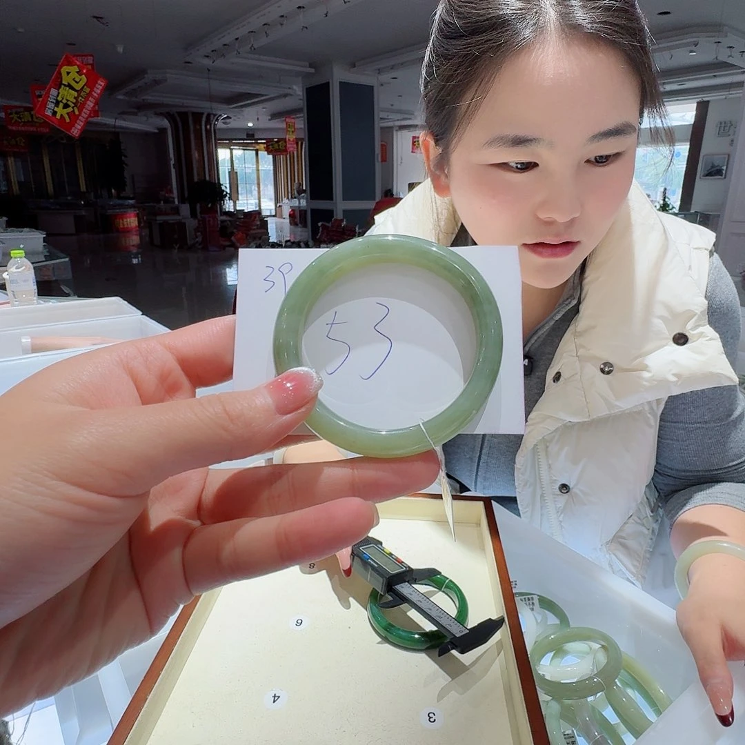 和田玉未镶嵌手镯39