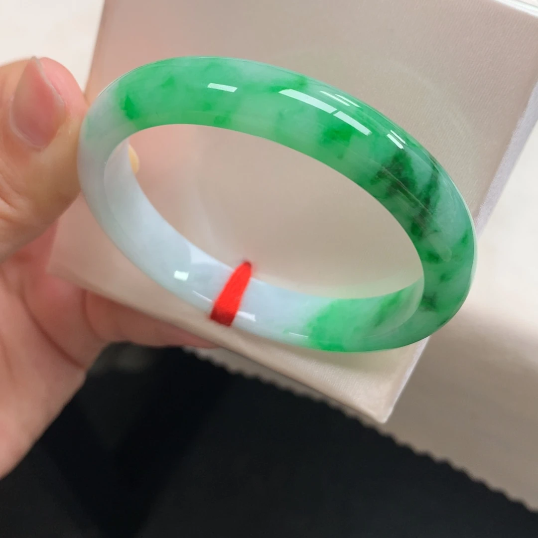 翡翠未镶嵌手镯12号54贵妃辣阳绿，好色必入捡漏