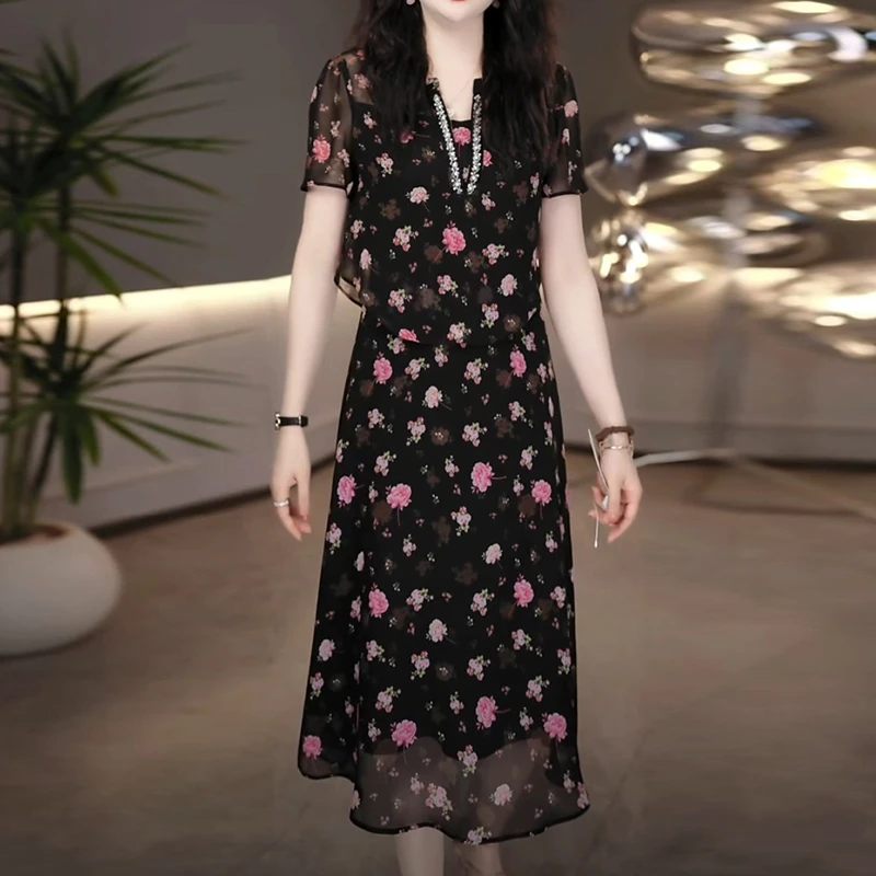 夏季轻奢气质短袖碎花裙子女款爆款2025新款高级感洋气法式连衣裙