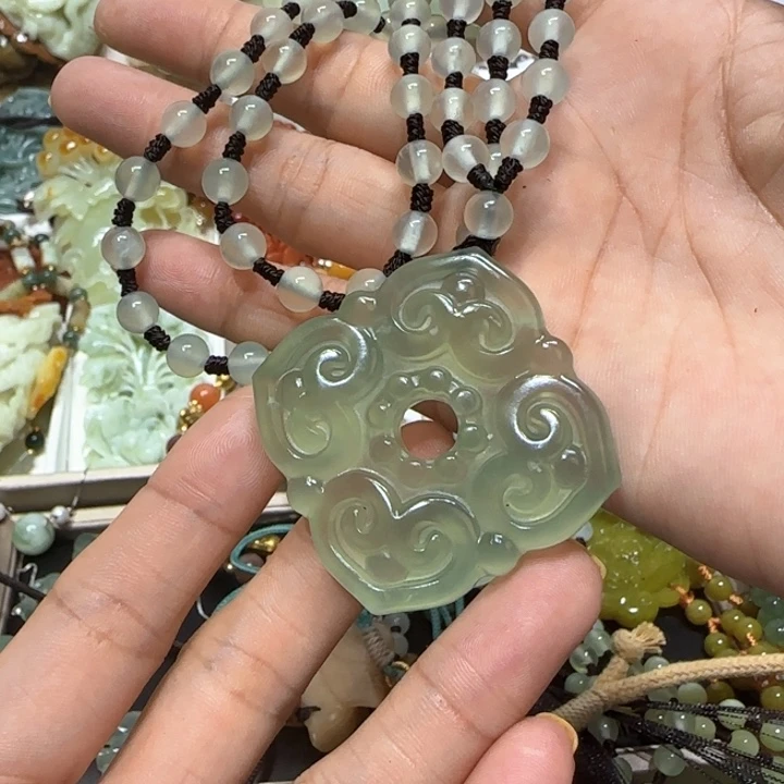 蛇纹石玉未镶嵌吊坠