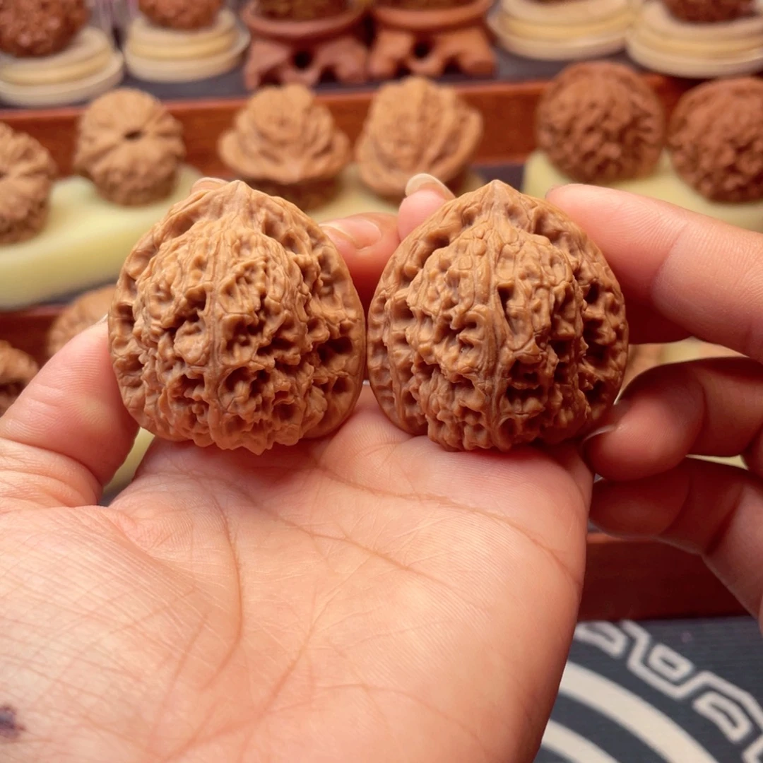 文玩核桃吊坠三角南疆38