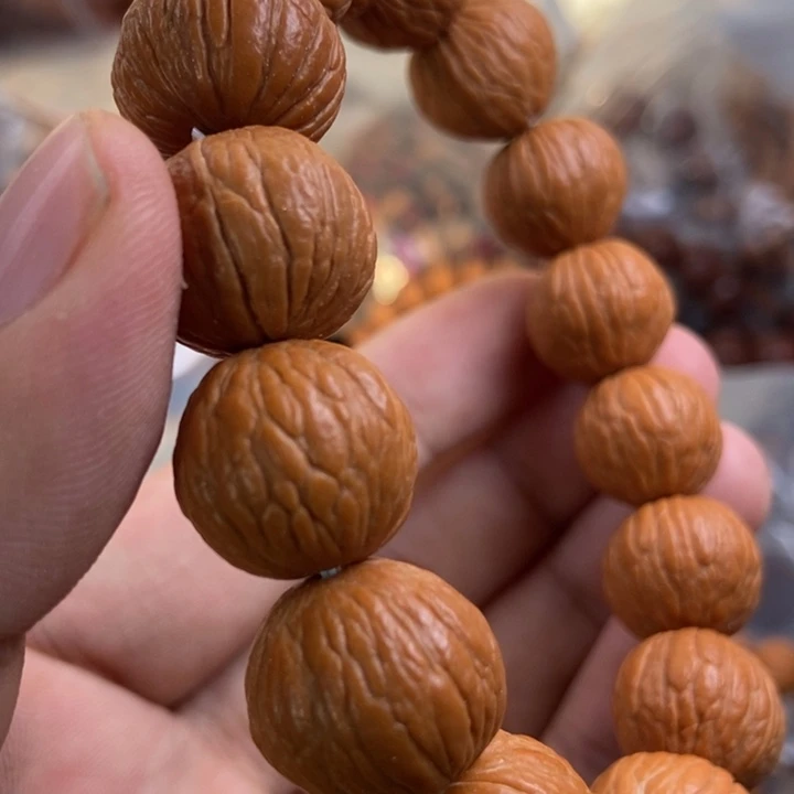 猴头核桃吊坠橄榄色与橄榄