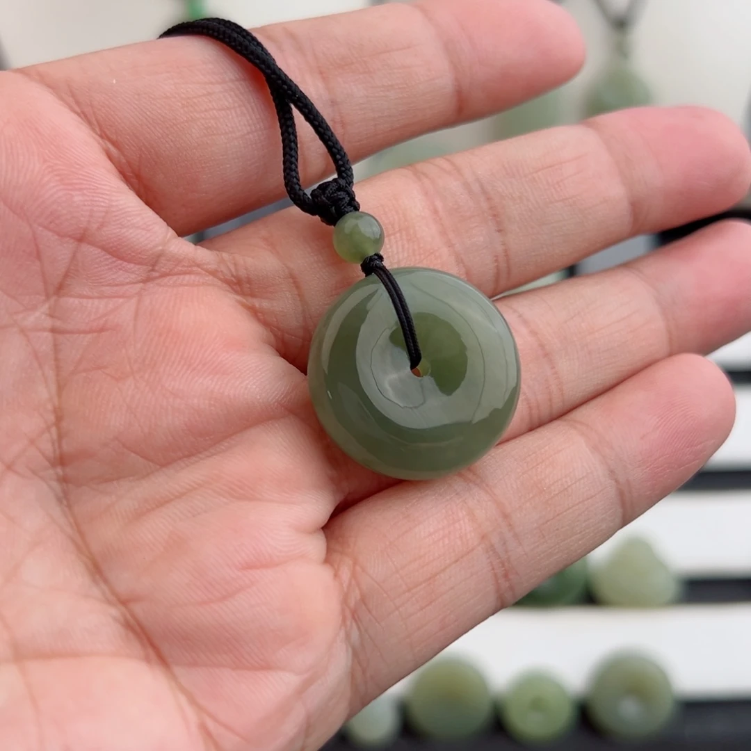 吊坠(赠链)未镶嵌和田玉666