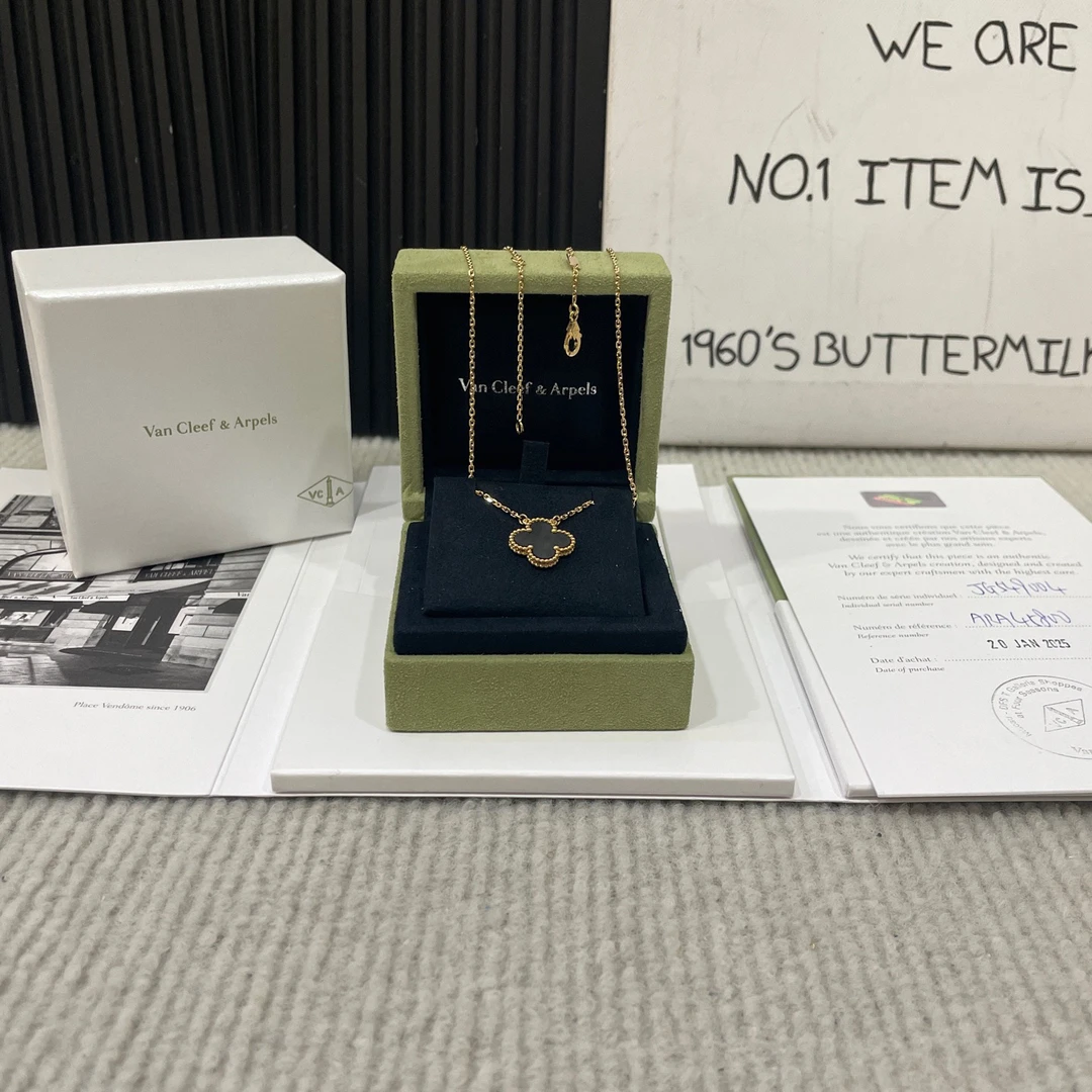 99新 梵克雅宝 黑色四叶草项链中号/25年