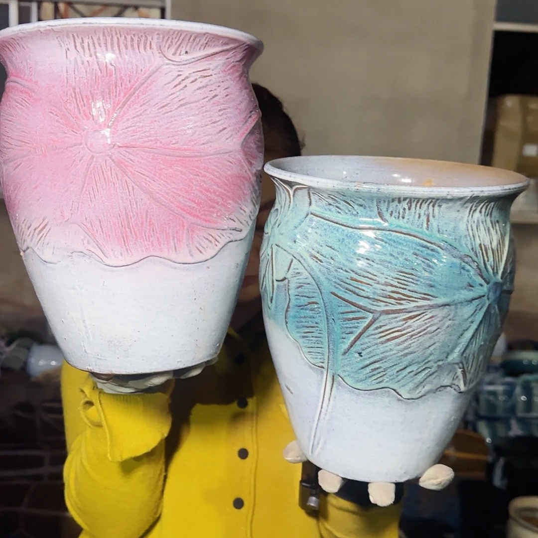 花盆紫砂高25口20。微瑕